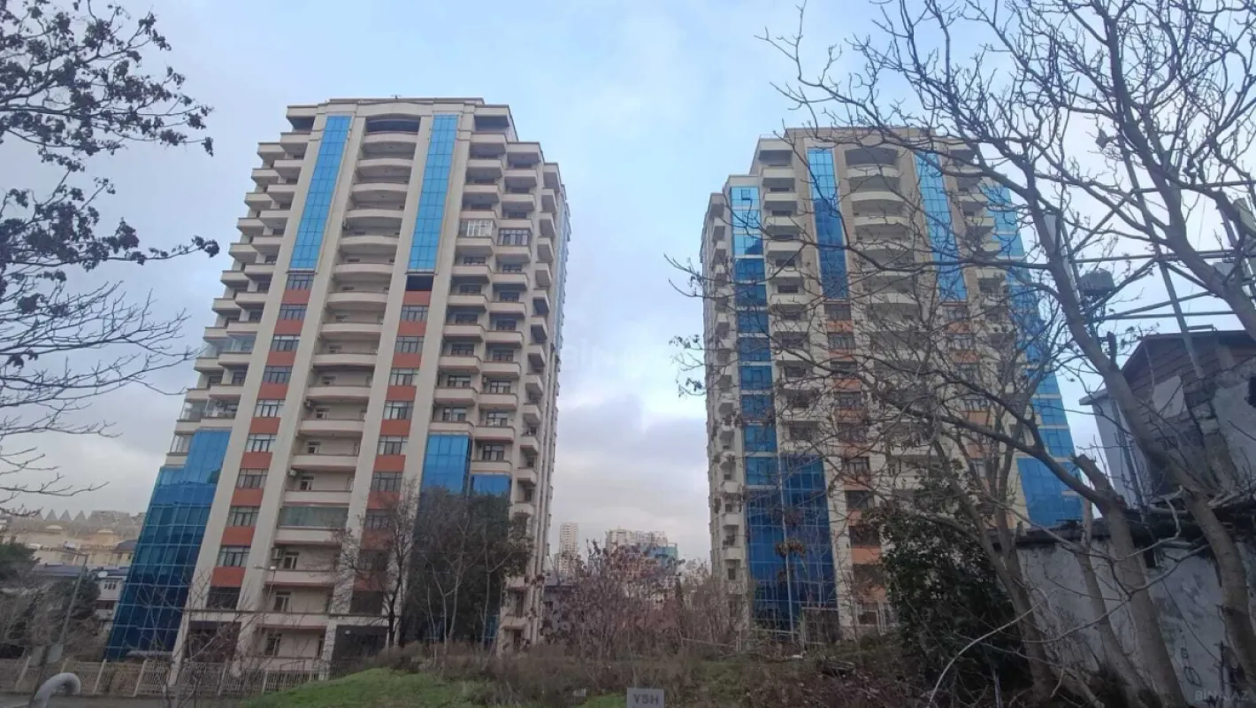 Satılır 3 otaqlı mənzil 170 m²