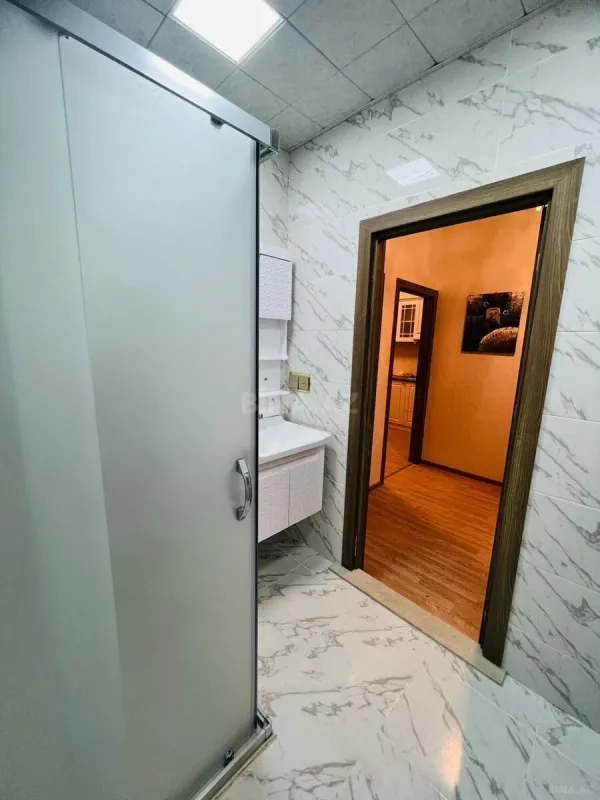 Kirayə verilir 2 otaqlı mənzil 55 m²