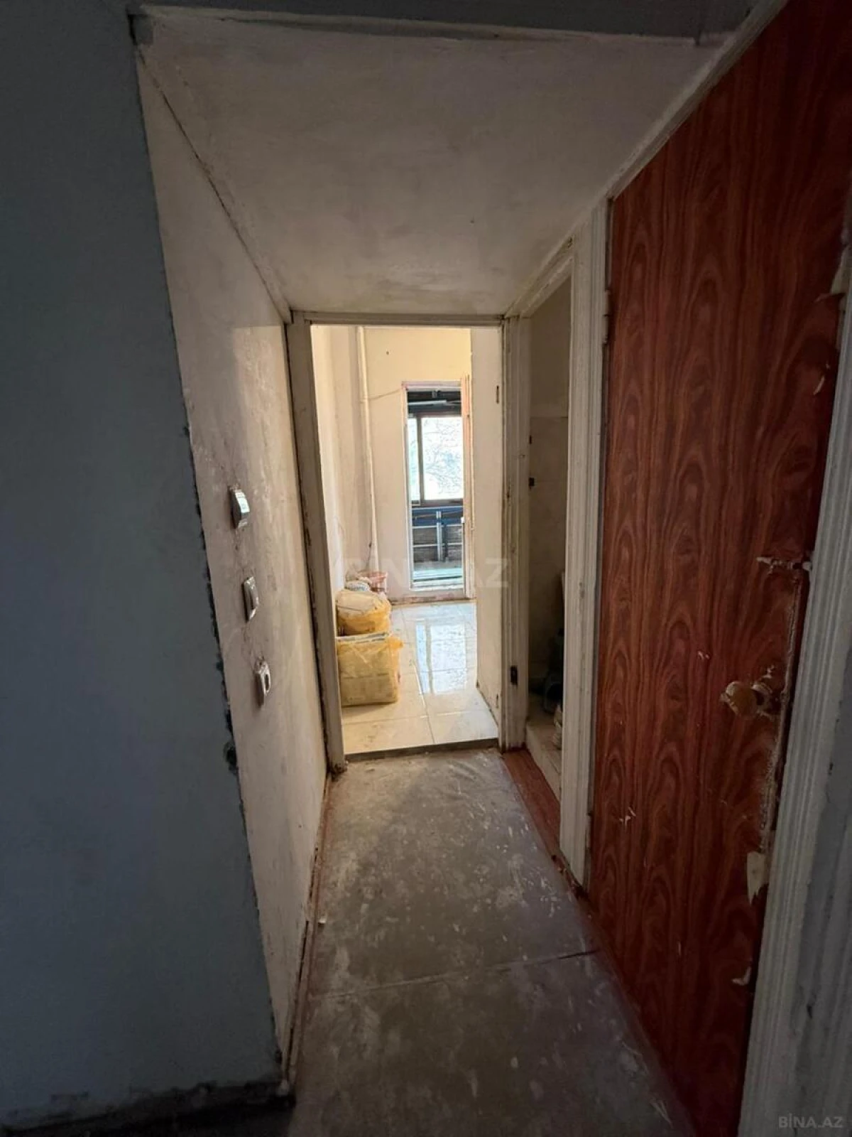 Satılır 4 otaqlı mənzil 82 m²