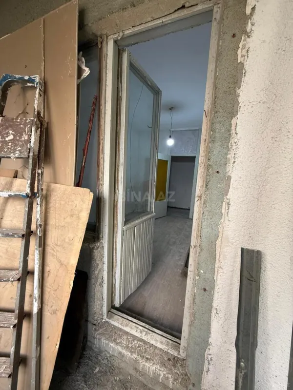 Satılır 4 otaqlı mənzil 82 m²