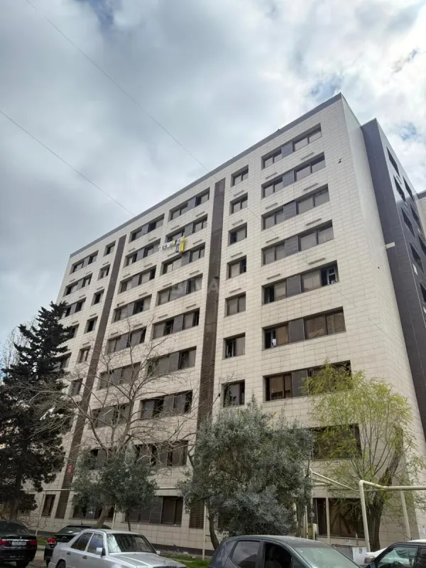 Satılır 4 otaqlı mənzil 82 m²