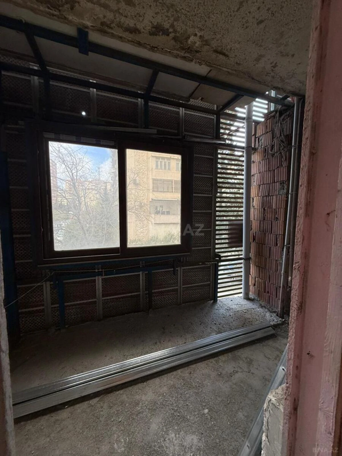 Satılır 4 otaqlı mənzil 82 m²