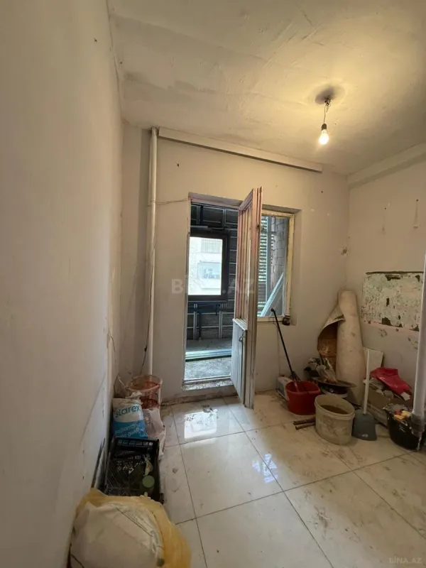 Satılır 4 otaqlı mənzil 82 m²