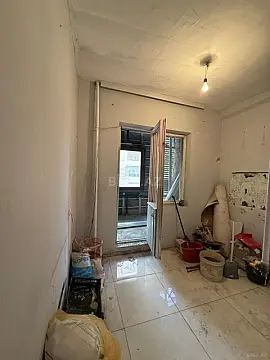 Satılır 4 otaqlı mənzil 82 m²