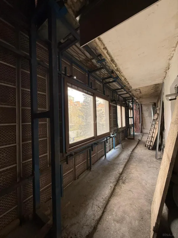 Satılır 4 otaqlı mənzil 82 m²