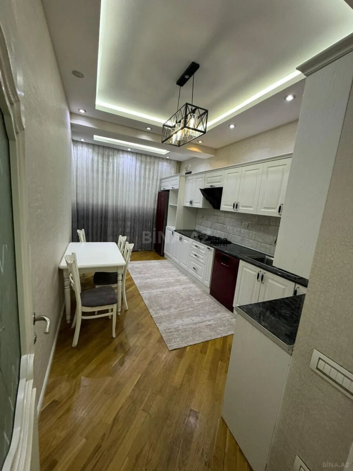 Kirayə verilir 2 otaqlı mənzil 75 m²