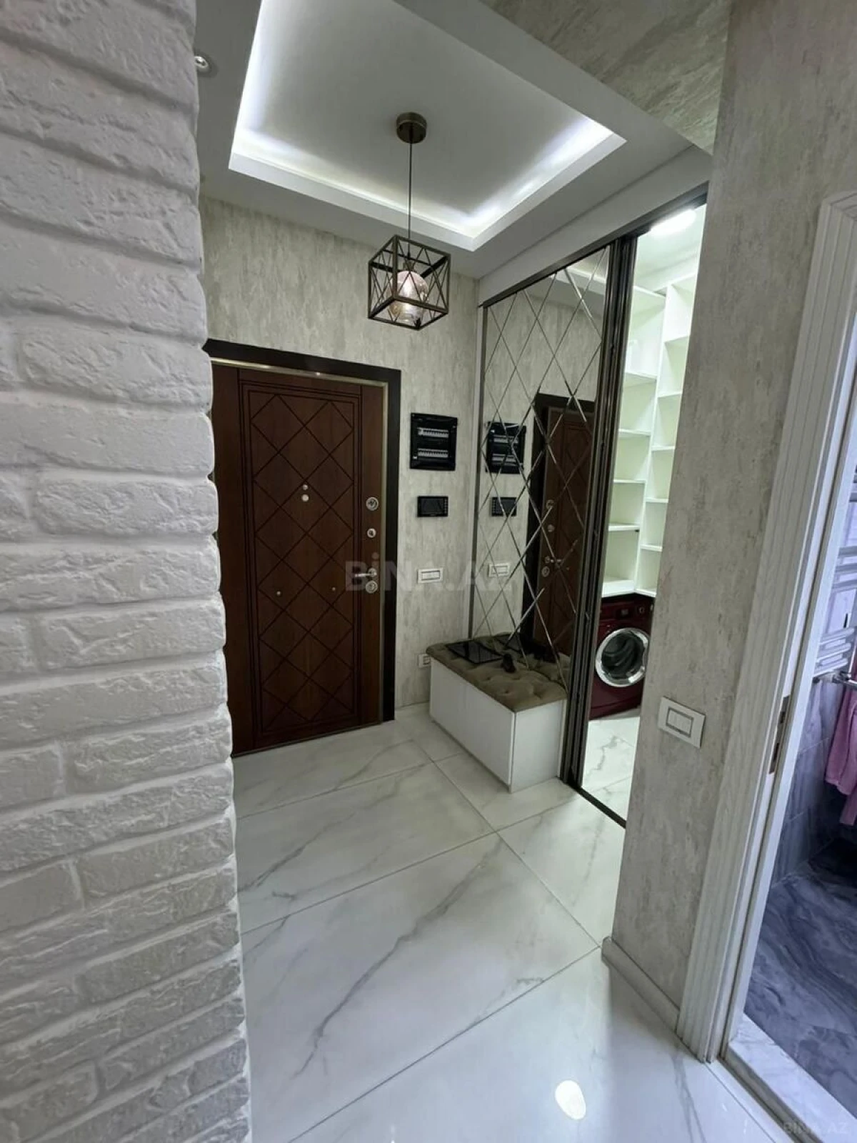 Kirayə verilir 2 otaqlı mənzil 75 m²