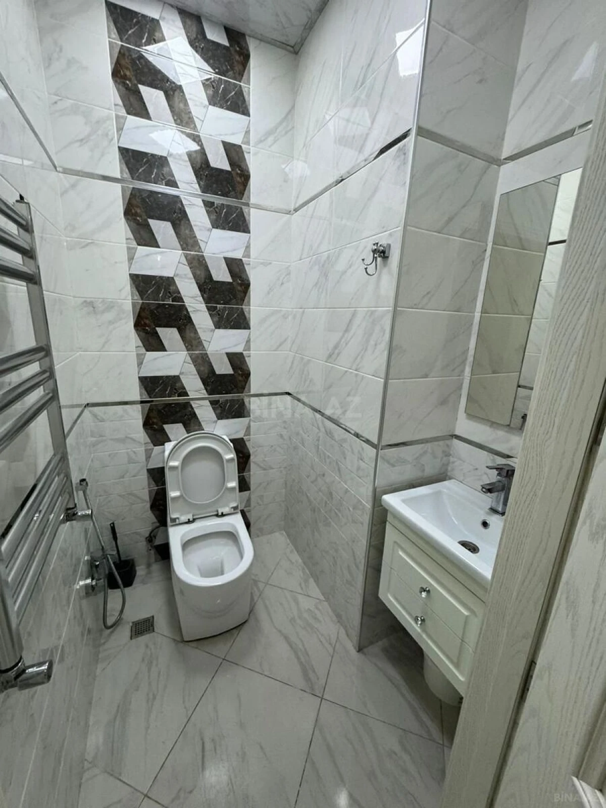 Kirayə verilir 2 otaqlı mənzil 75 m²