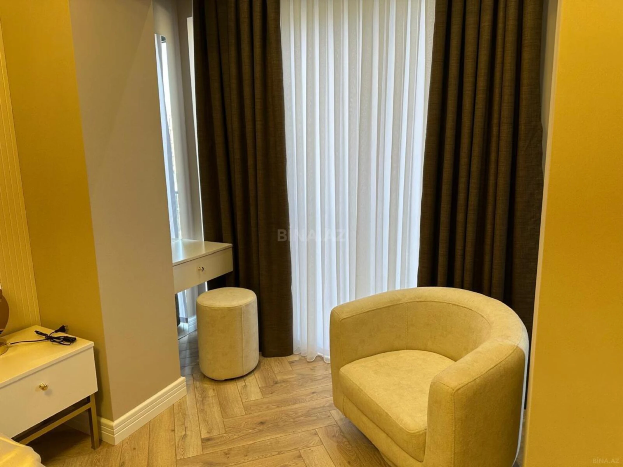 Kirayə verilir 2 otaqlı mənzil 77 m²