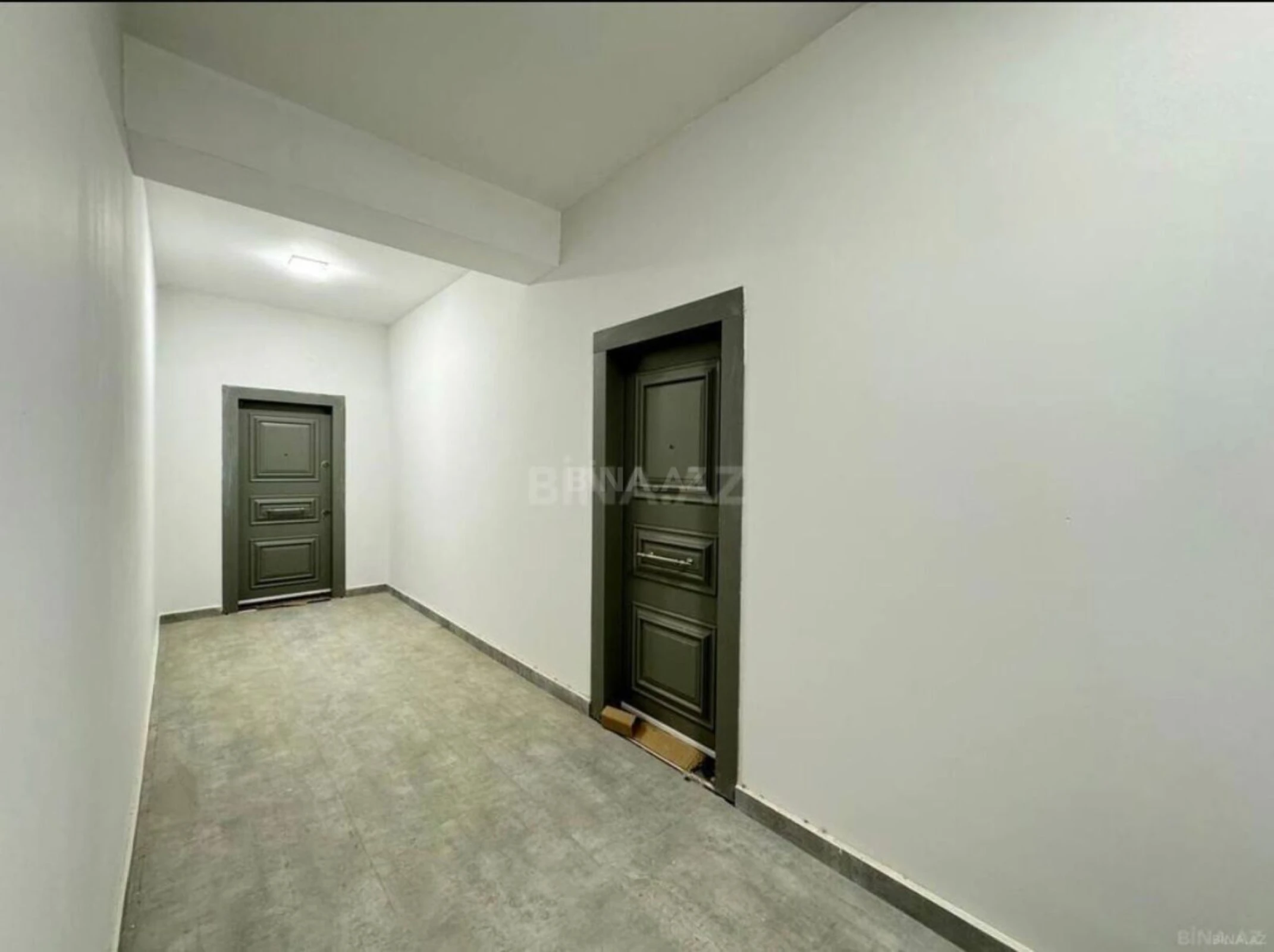Satılır 4 otaqlı mənzil 185 m²