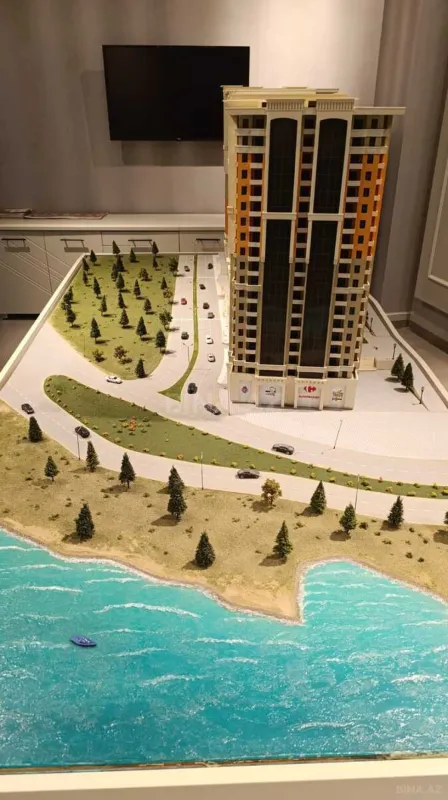 Satılır 4 otaqlı mənzil 185 m²