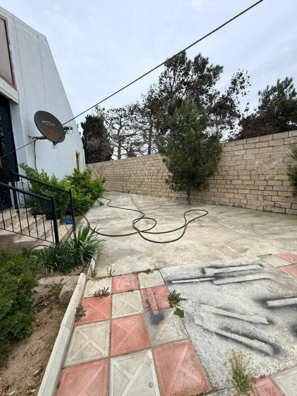 Satılır 3 otaqlı həyət evi 140 m²