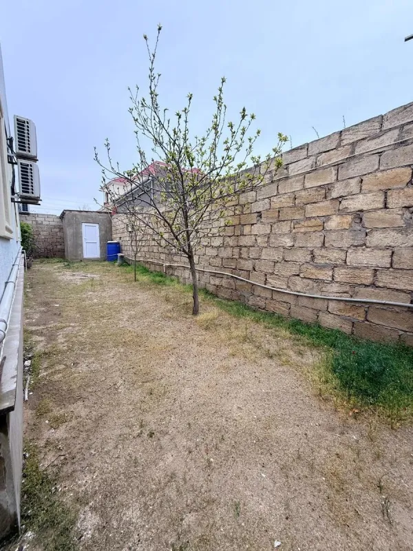 Satılır 3 otaqlı həyət evi 140 m²
