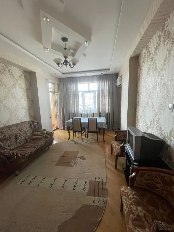 Kirayə verilir 2 otaqlı mənzil 70 m²