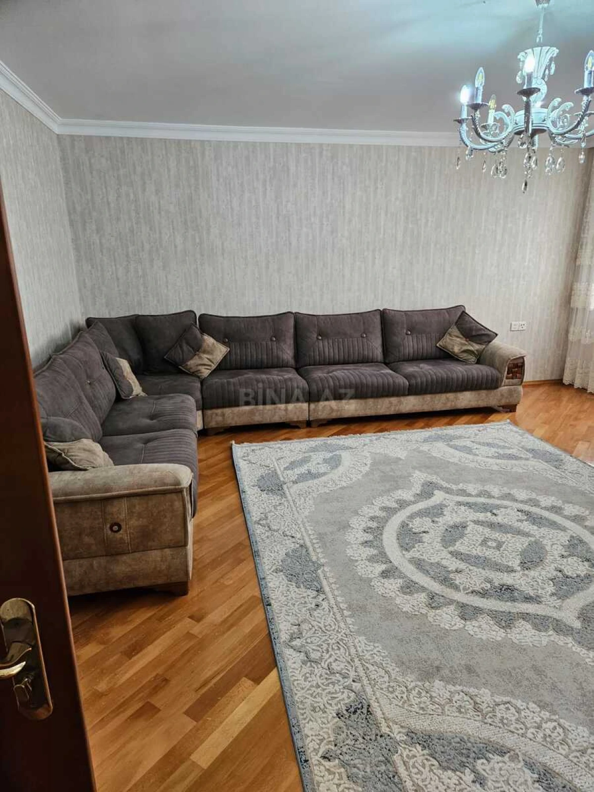Satılır 3 otaqlı mənzil 110 m²