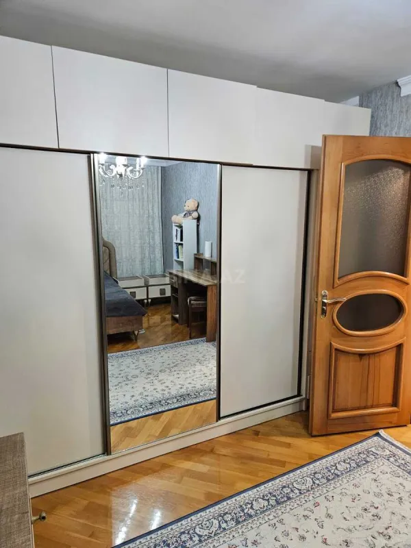 Satılır 3 otaqlı mənzil 110 m²