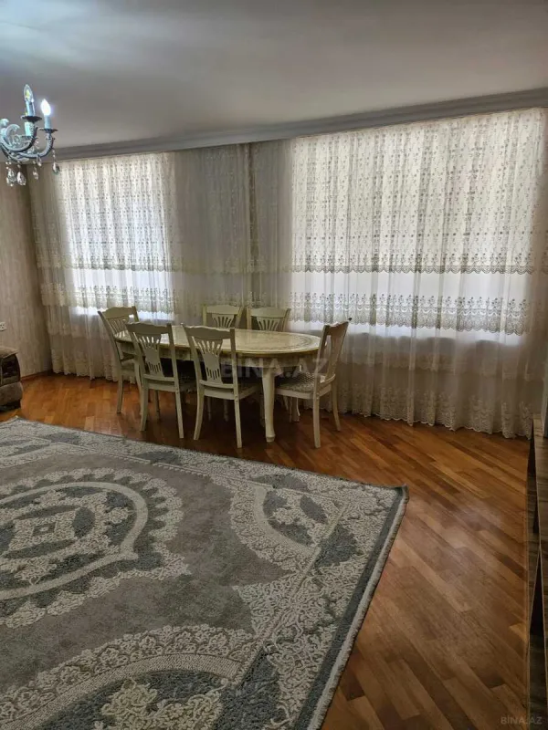 Satılır 3 otaqlı mənzil 110 m²