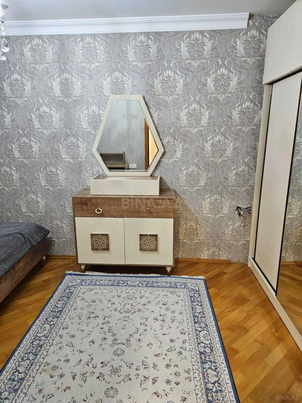 Satılır 3 otaqlı mənzil 110 m²