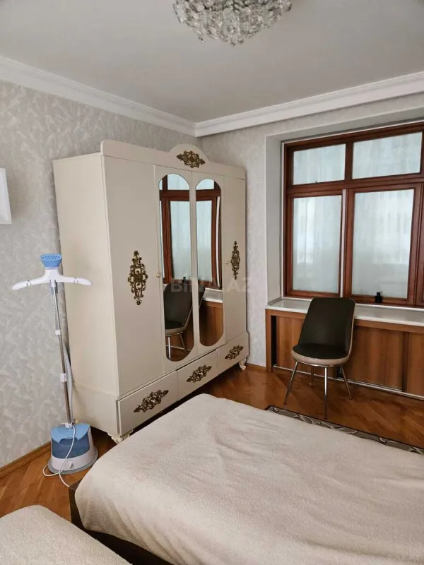 Satılır 3 otaqlı mənzil 110 m²