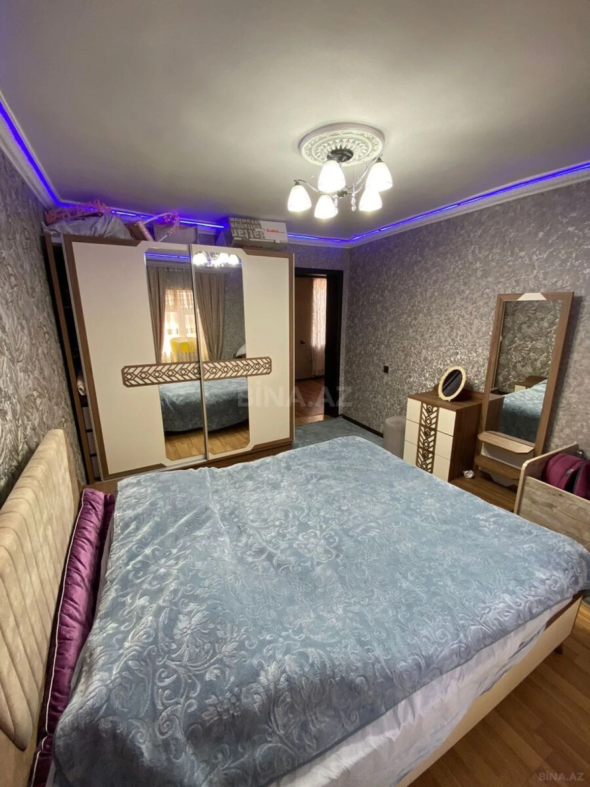 Satılır 10 otaqlı həyət evi 390 m²