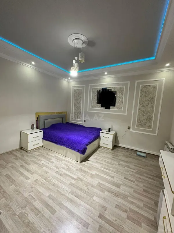 Satılır 10 otaqlı həyət evi 390 m²