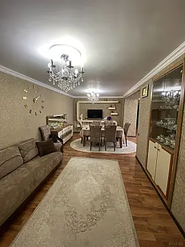 Satılır 10 otaqlı həyət evi 390 m²