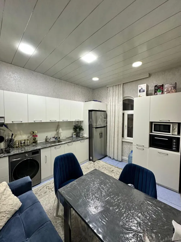 Satılır 10 otaqlı həyət evi 390 m²