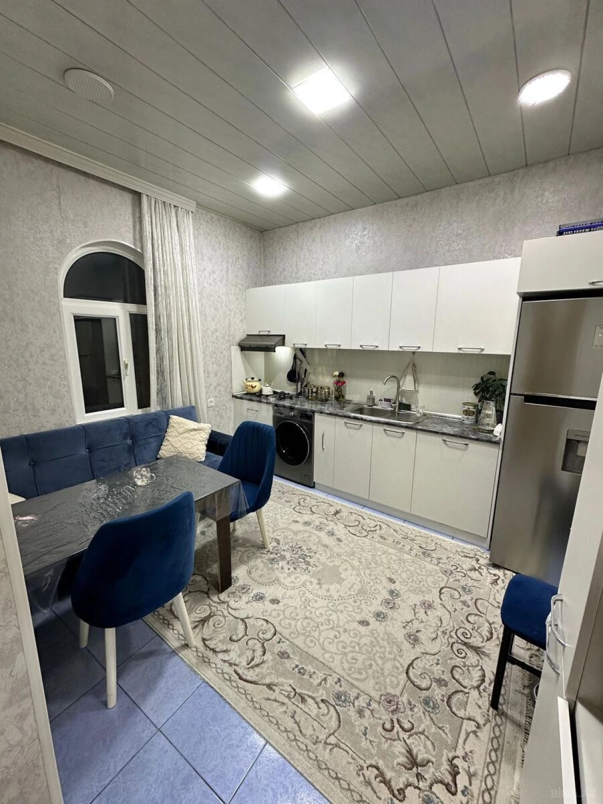 Satılır 10 otaqlı həyət evi 390 m²