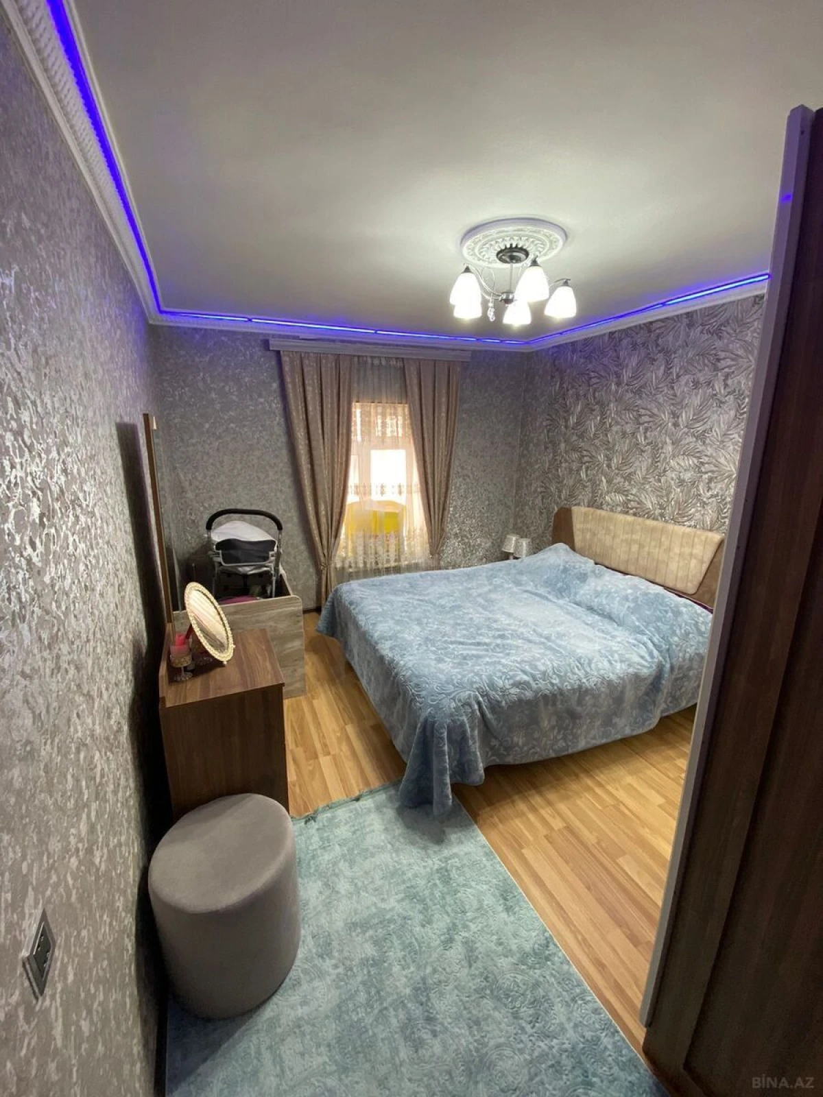 Satılır 10 otaqlı həyət evi 390 m²