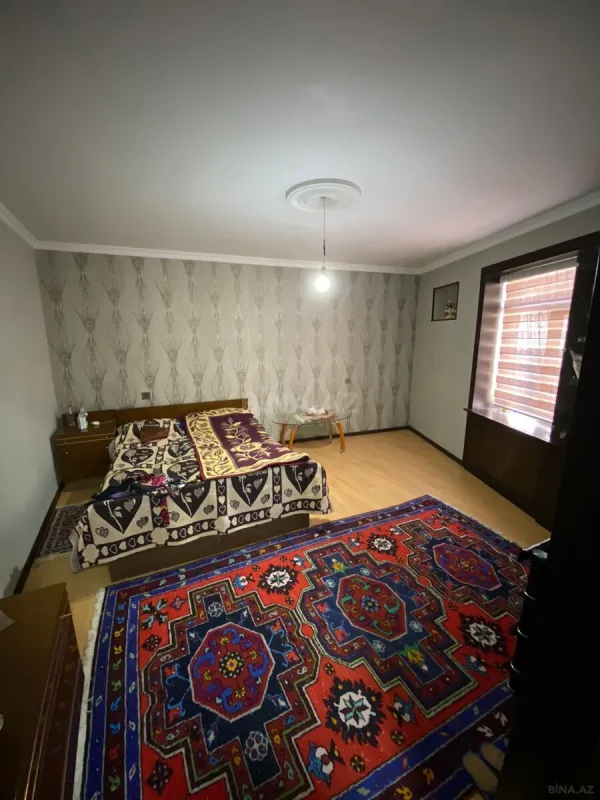 Satılır 10 otaqlı həyət evi 390 m²