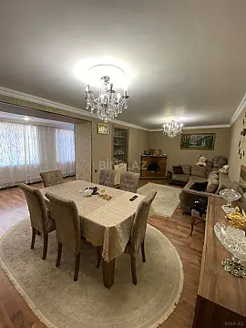 Satılır 10 otaqlı həyət evi 390 m²