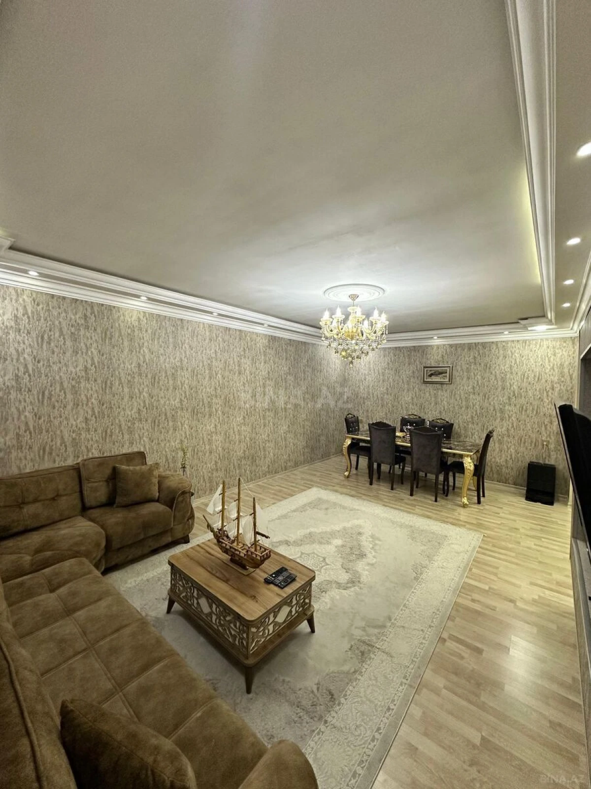 Satılır 10 otaqlı həyət evi 390 m²