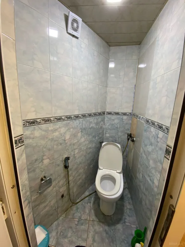 Satılır 10 otaqlı həyət evi 390 m²