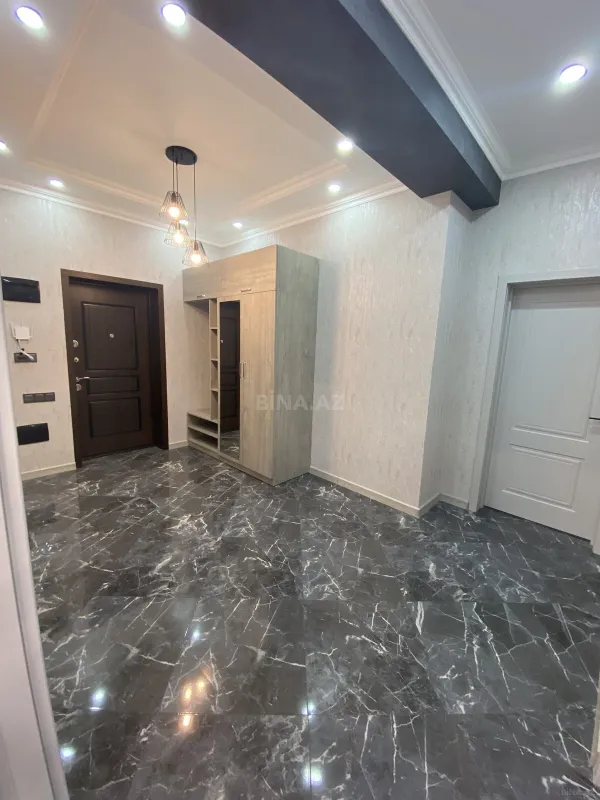 Satılır 2 otaqlı mənzil 83 m²