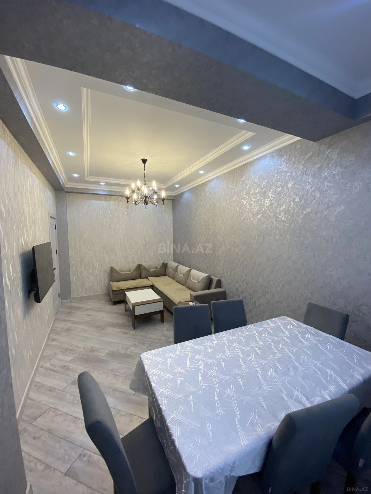 Satılır 2 otaqlı mənzil 83 m²