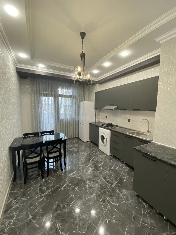 Satılır 2 otaqlı mənzil 83 m²