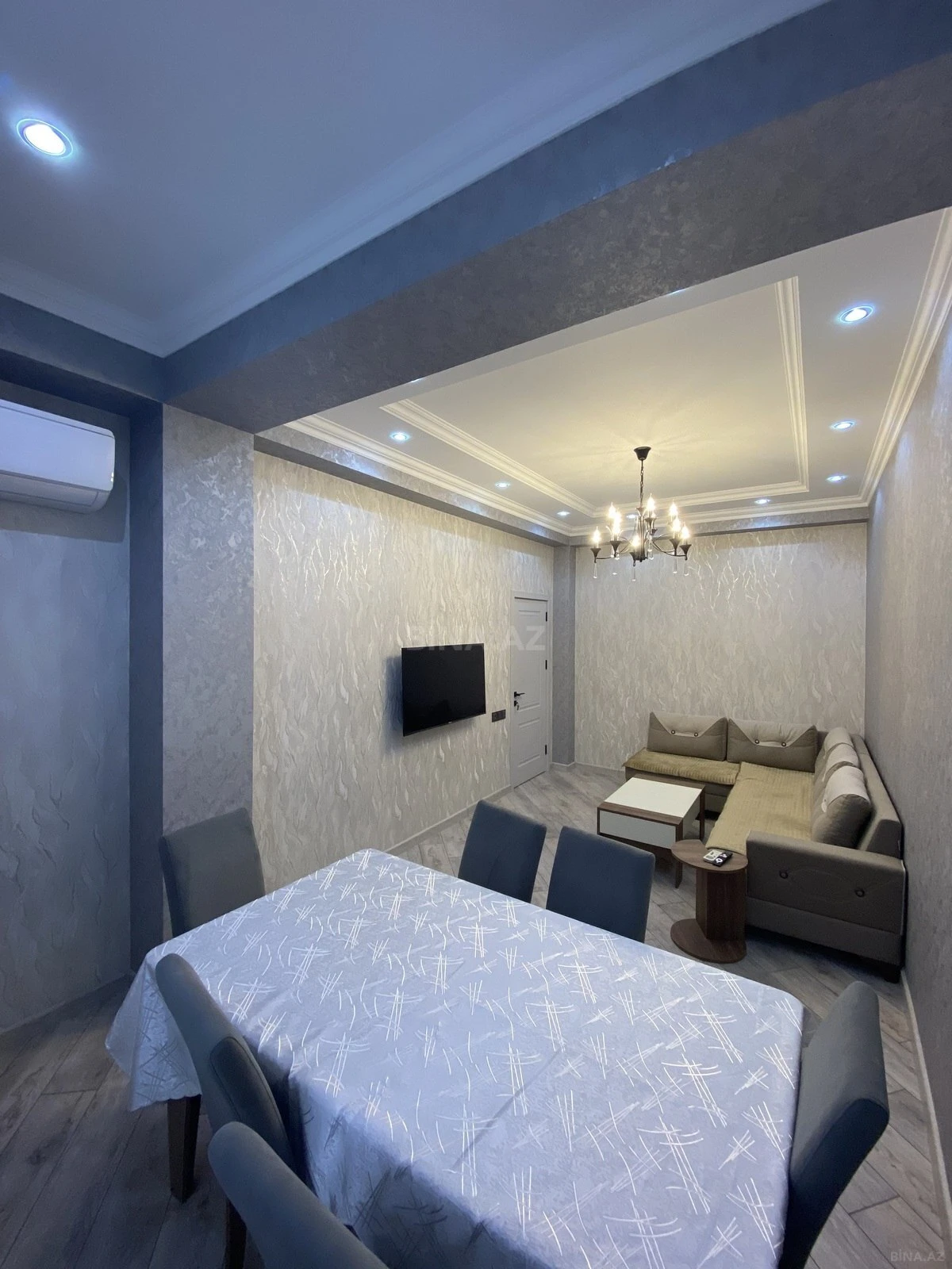 Satılır 2 otaqlı mənzil 83 m²