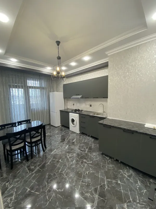 Satılır 2 otaqlı mənzil 83 m²