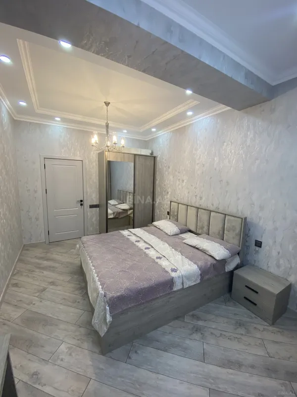 Satılır 2 otaqlı mənzil 83 m²