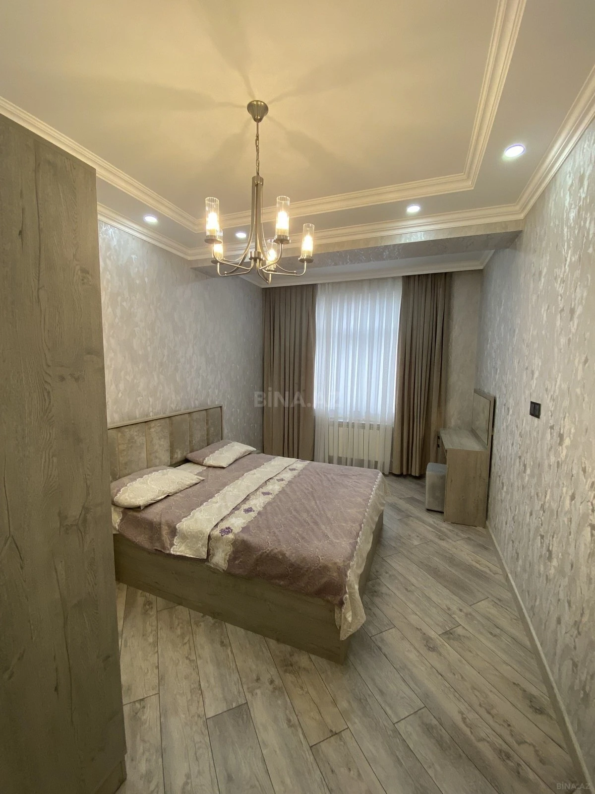 Satılır 2 otaqlı mənzil 83 m²