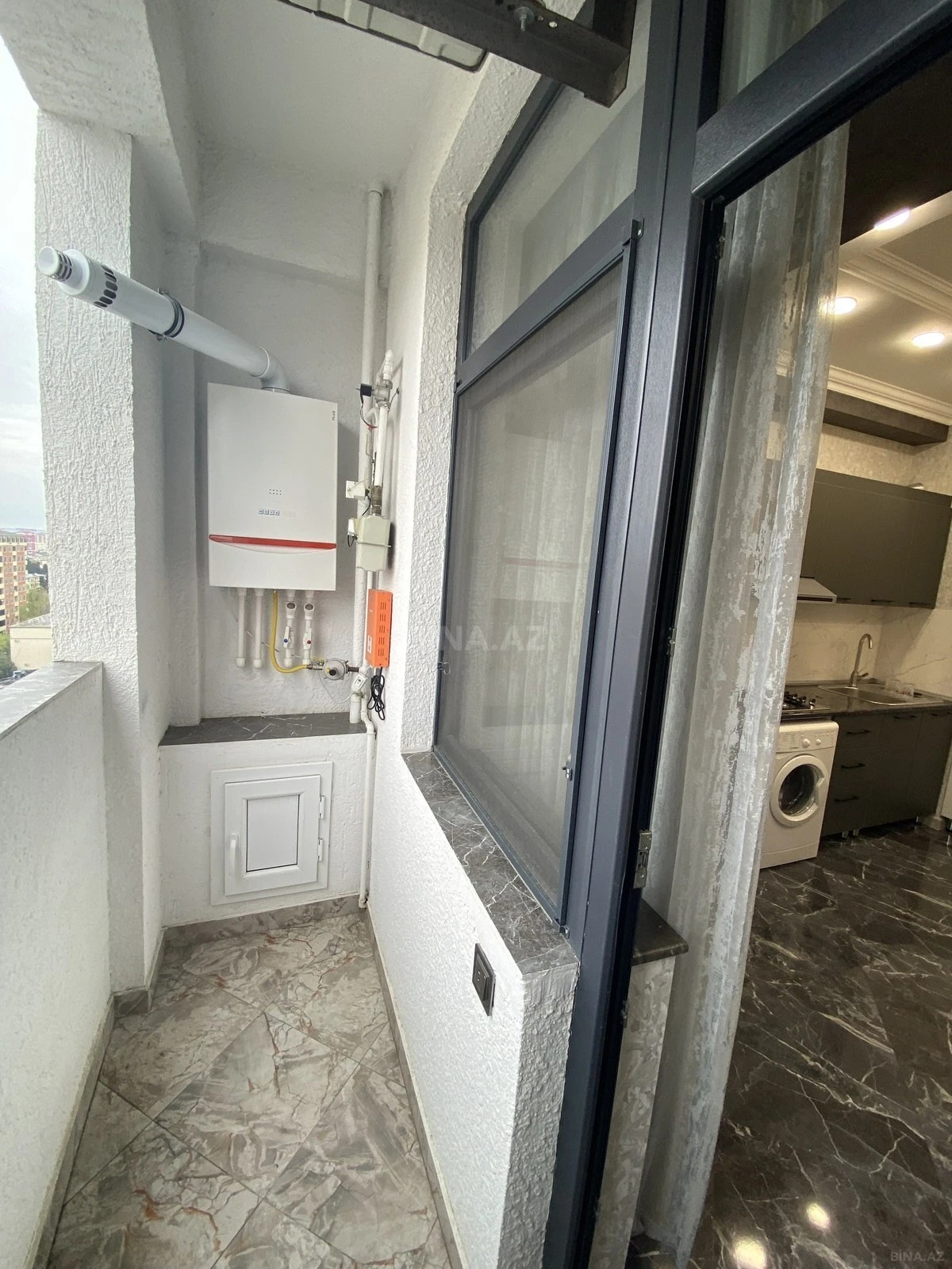 Satılır 2 otaqlı mənzil 83 m²