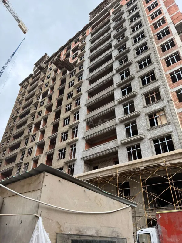 Satılır 4 otaqlı mənzil 166 m²