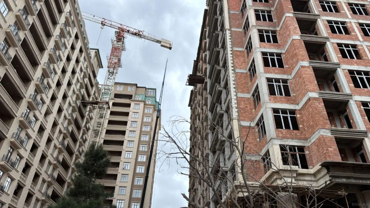 Satılır 4 otaqlı mənzil 166 m²