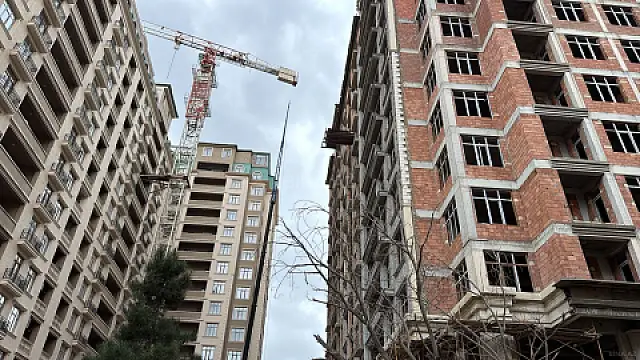 Satılır 4 otaqlı mənzil 166 m²