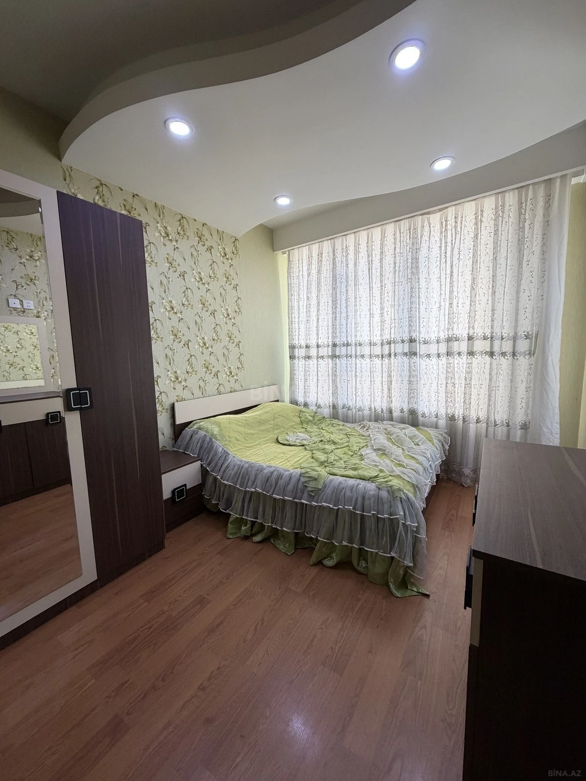 Kirayə verilir 3 otaqlı mənzil 120 m²