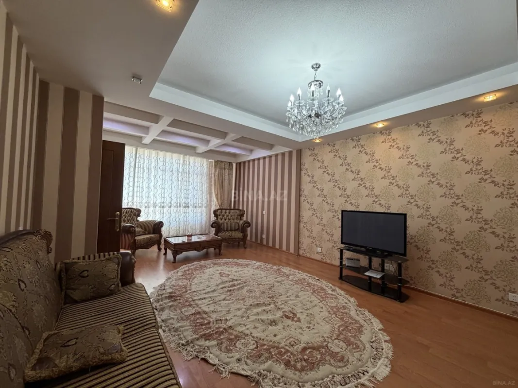 Kirayə verilir 3 otaqlı mənzil 120 m²