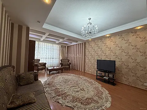 Kirayə verilir 3 otaqlı mənzil 120 m²