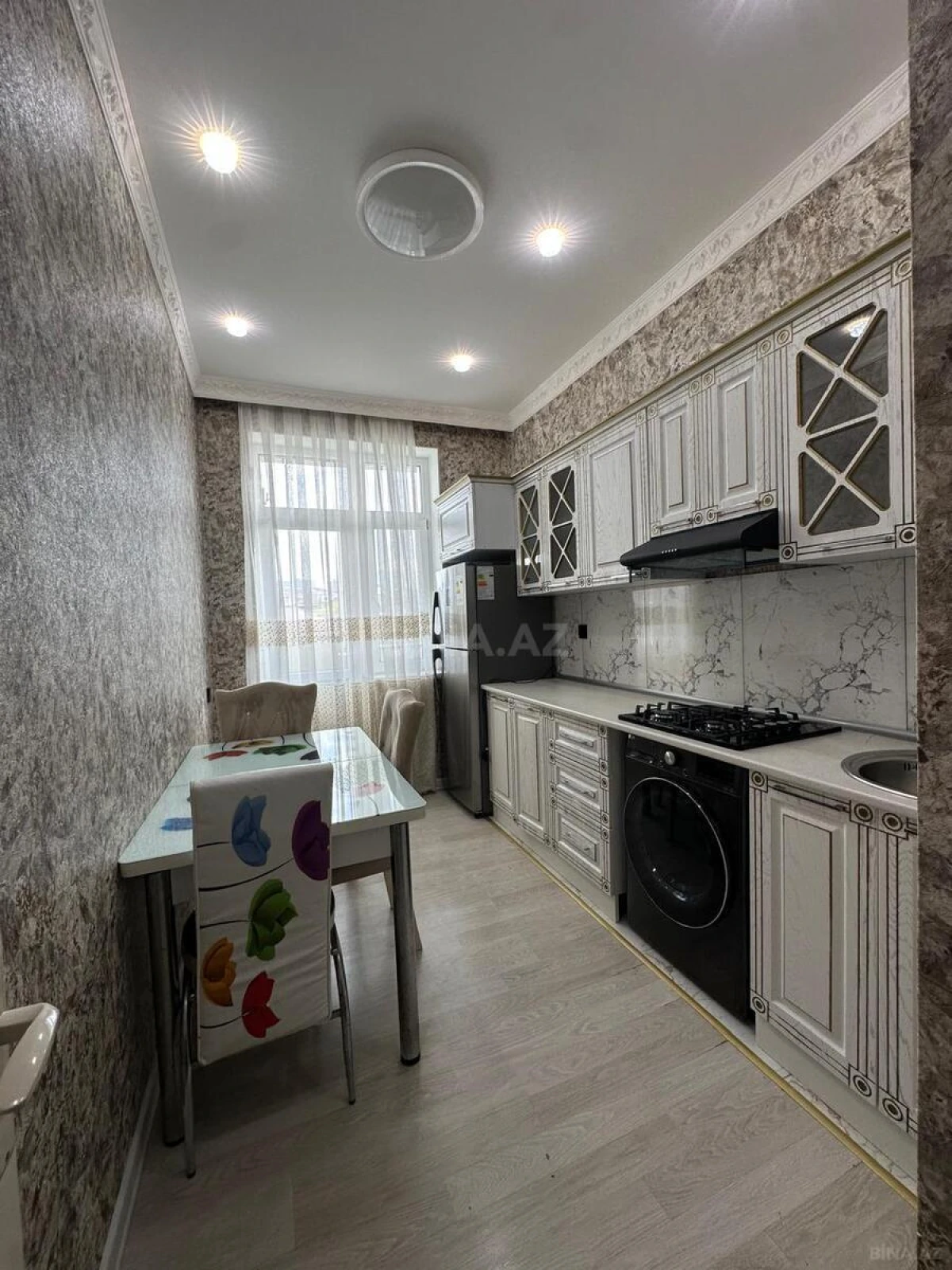 Kirayə verilir 2 otaqlı mənzil 60 m²