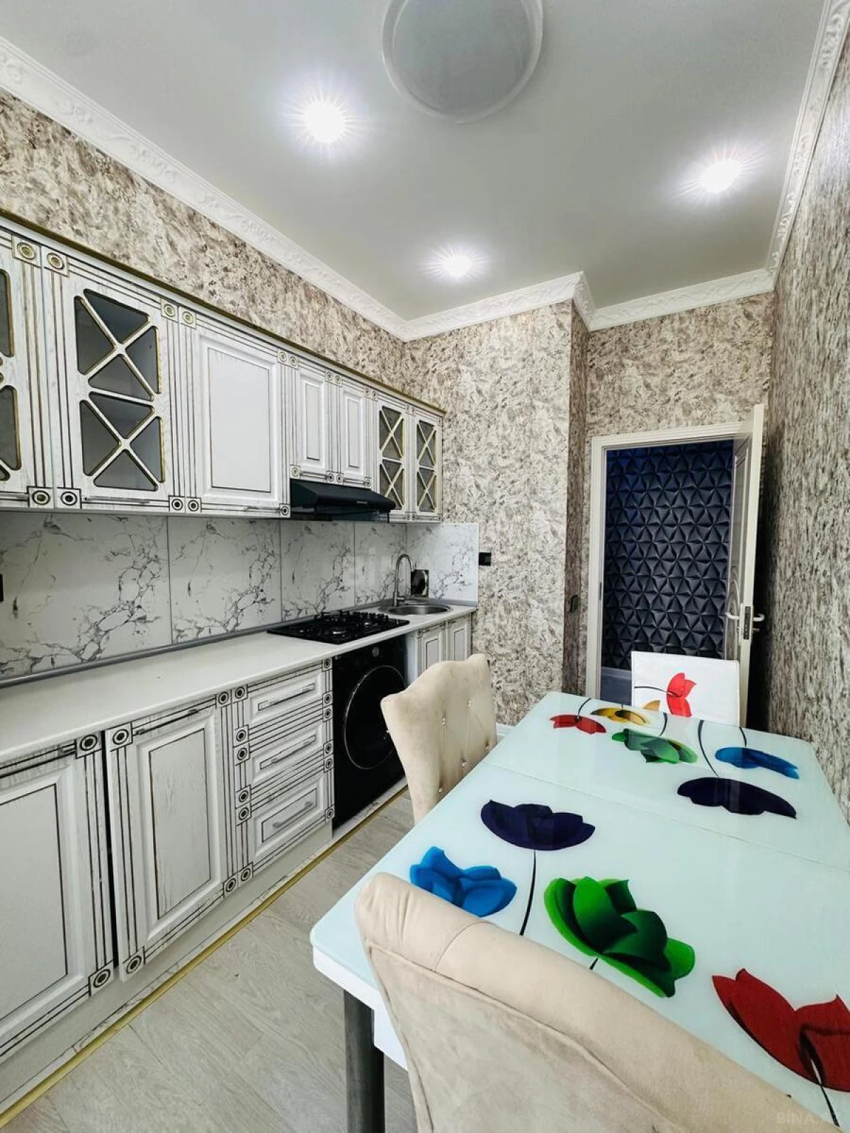 Kirayə verilir 2 otaqlı mənzil 60 m²