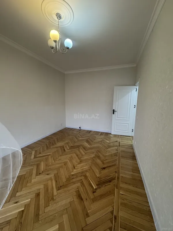 Satılır 4 otaqlı mənzil 100 m²